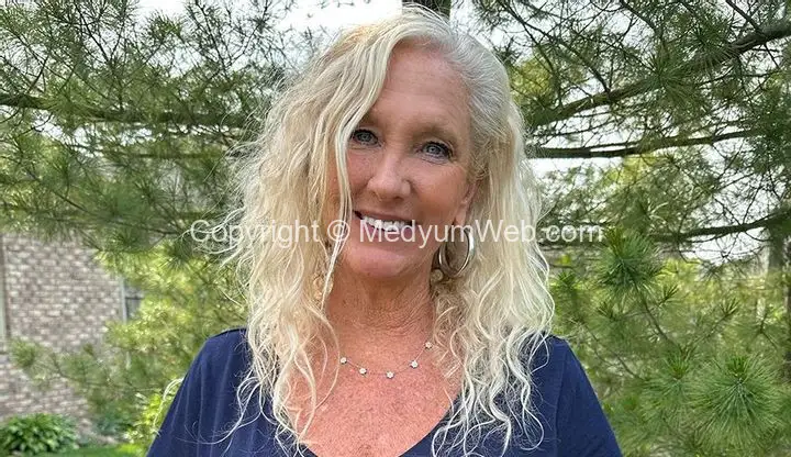 Titreyengöl Medyum Dilay